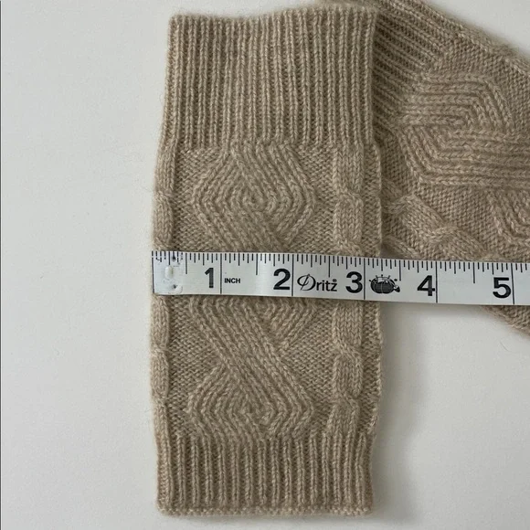Oats & Rice Knit 100% Cashmere Fingerless Wrist Warmer Gloves - Picture 8 of 10
